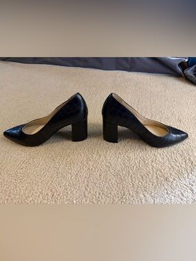 Liz Claiborne Black Croc-Embossed Block Heel Pumps